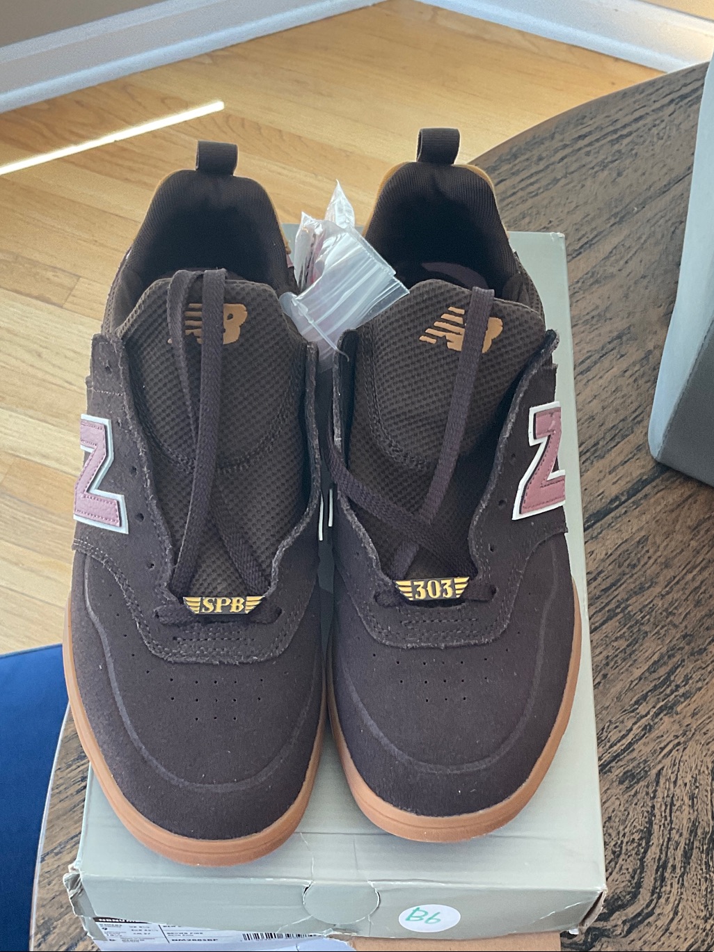 New Balance Dark Brown Suede Sneakers With Pink Logo And Gum Sole